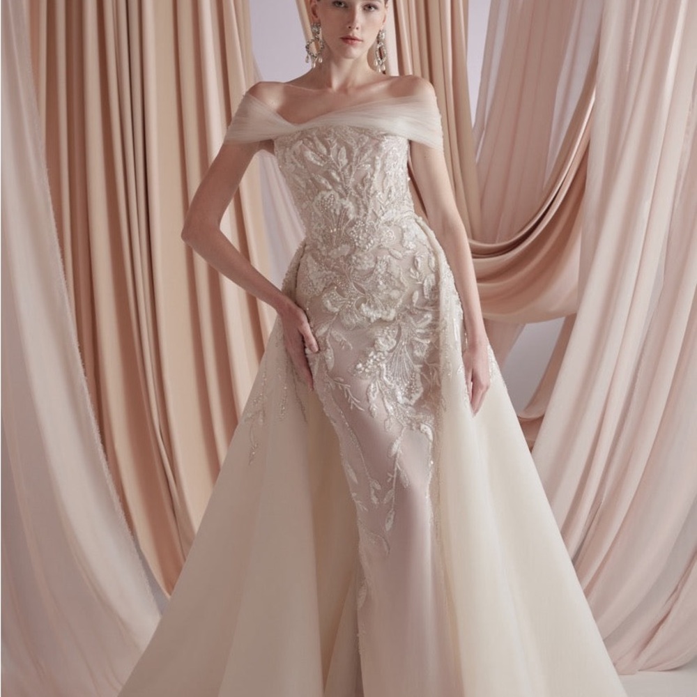 Brand new SAIID KOBEISY WEDDING GOWN